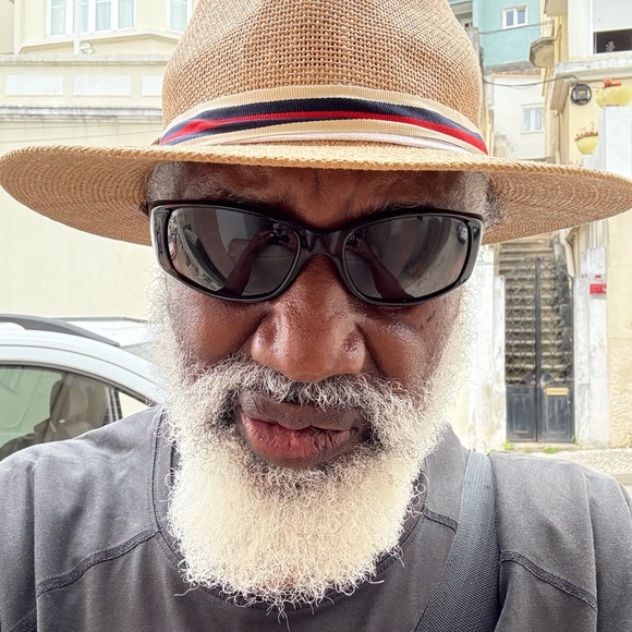 Meet your Posher, Jose - Picture 5 of 8